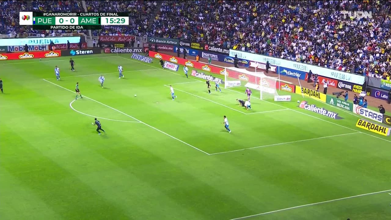 ¡TIRO ATAJADO! disparo por Federico Viñas.