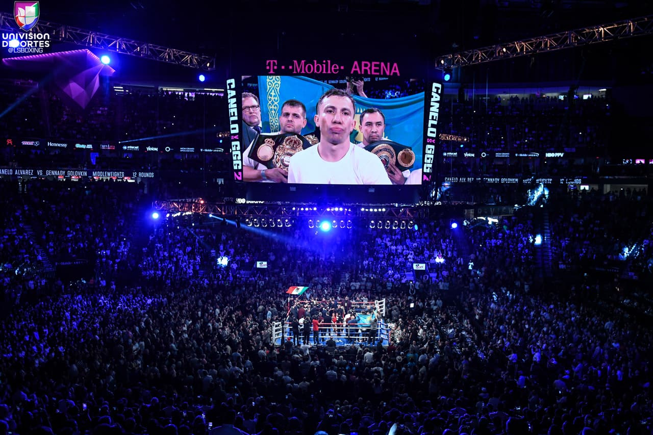 Golovkin en las pantallas de la T-Mobile Arena.
