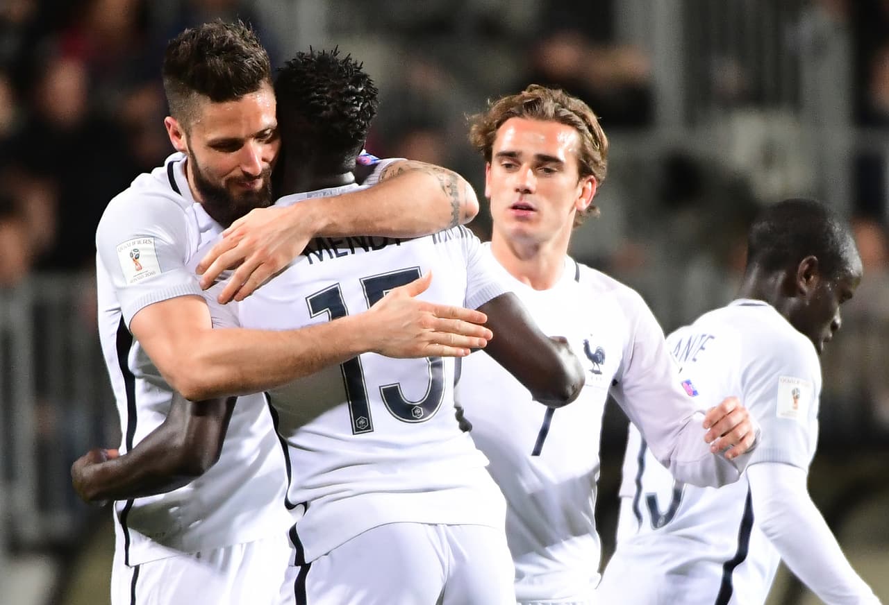 Los goleadores para la selección francesas fueron Olivier Giroud (doblete) y Antoine Griezmann, mientras que el gol local lo marcó Aurélien Joachim.