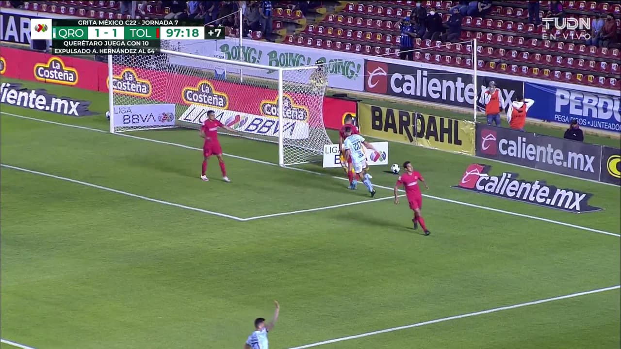 ¡TIRO ATAJADO! disparo por Daniel Cervantes.