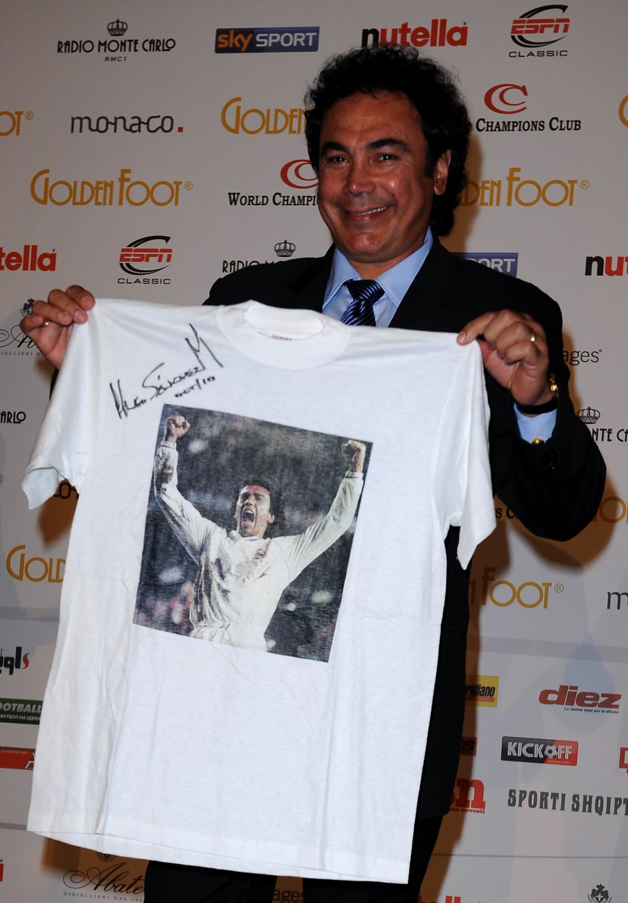 Sánchez asegura que los jugadores en Real Madrid quieren tener un técnico a quien admirar y eso fue clave con Zidane. Por eso, recuerda sus credenciales en el club blanco para postularse.