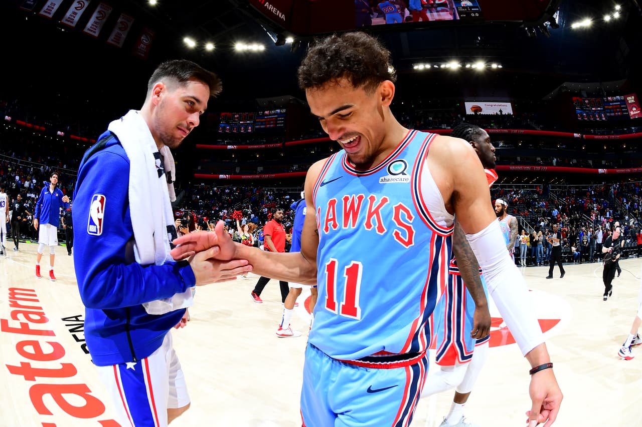 76ers 122-130 Hawks: aunque Atlanta ya no tiene posibilidades de pasar a playoffs, logró un buen triunfo en el Philips Arena. Trae Young fue el mejor hombre con un doble-doble de12 asistencias y 33 puntos.