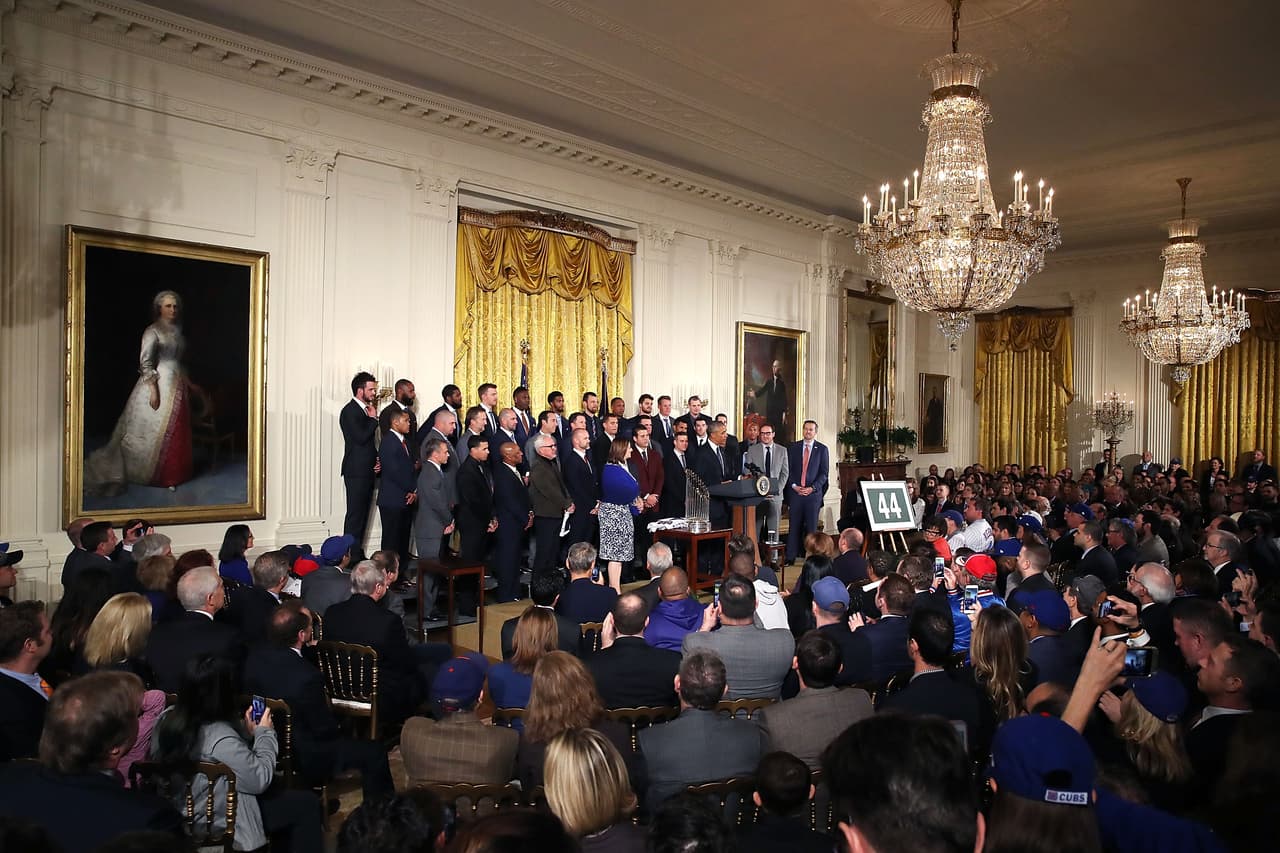 Dentro de la delegación del equipo de Chicago destacó la presencia de los peloteros latinos como el cerrador cubano Aroldis Chapman y el receptor venezolano Miguel Montero, aunque el primer ya firmó como agente libre con los New York Yankees.
