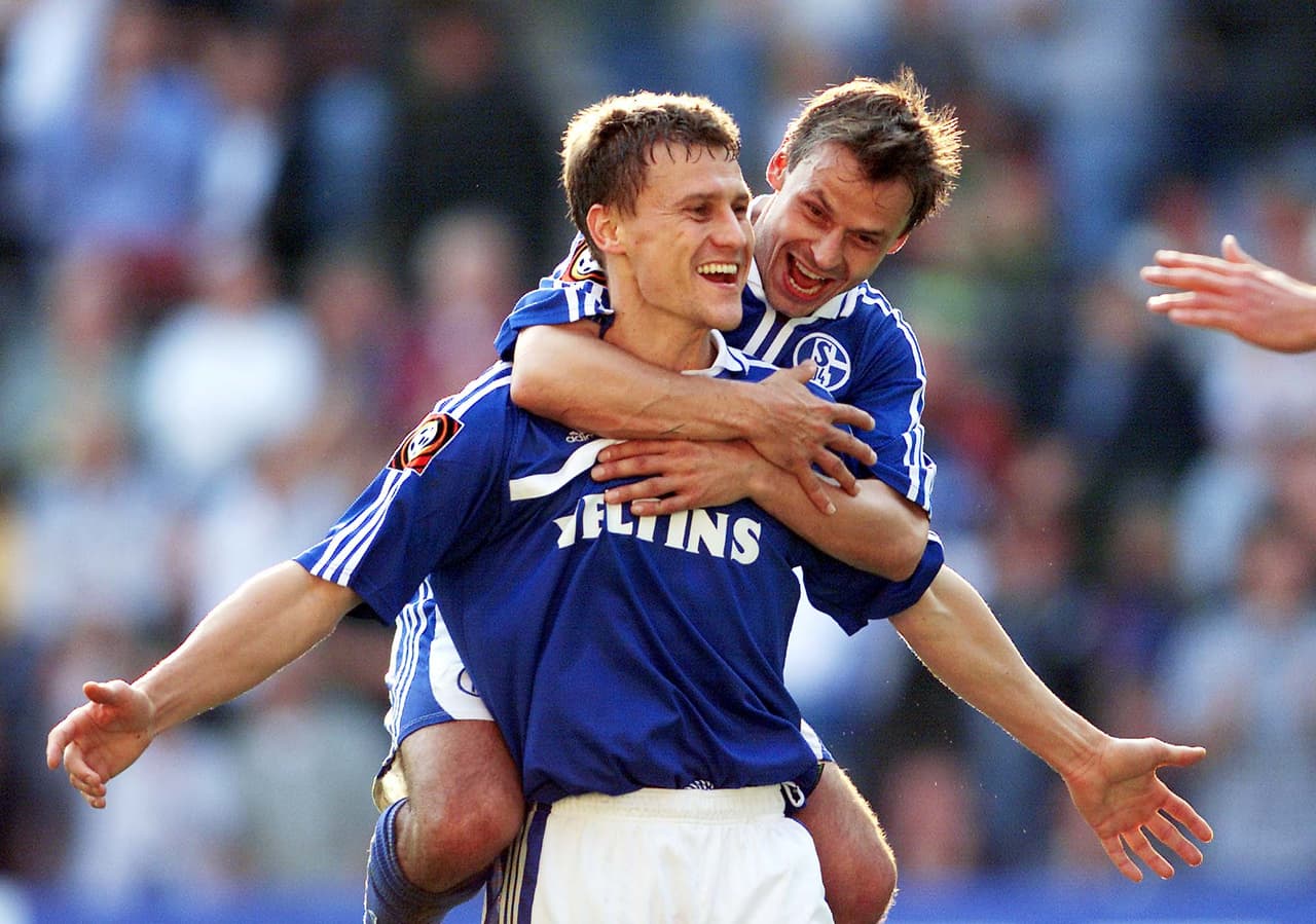 El primer duelo en la Bundesliga, en 1963 también lo ganó el Schalke 04, quien lleva la ventaja con 60 victorias en la historia por 52 derrotas.