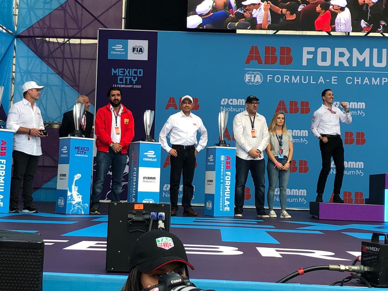 Con el último voltio de su batería arrebató la bandera de cuadros en el Autódromo Hermanos Rodríguez.