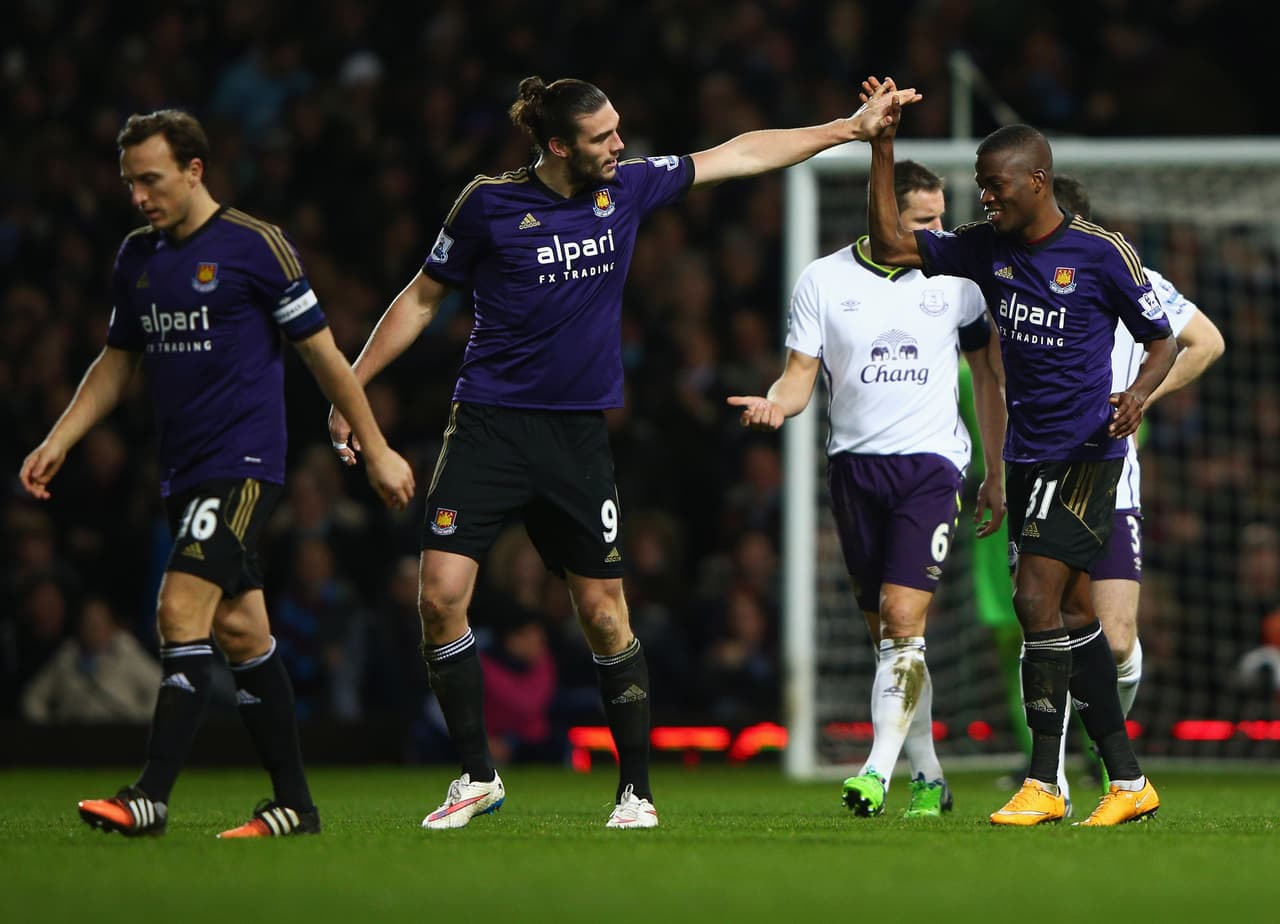 Por su parte, en el West Ham, que estrena entrenador -el croata Slaven Bilic- no estarán el ecuatoriano Enner Valencia ni el inglés Andy Carroll, ambos lesionados.