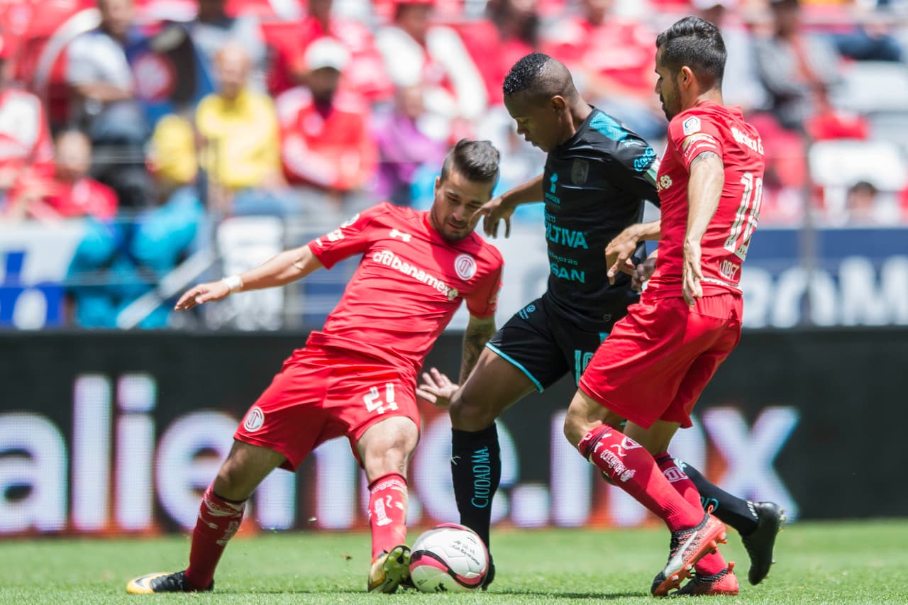 El partido comenzó a gran ritmo. En los primeros 20 minutos ambos equipos generaron jugadas de gran peligro.