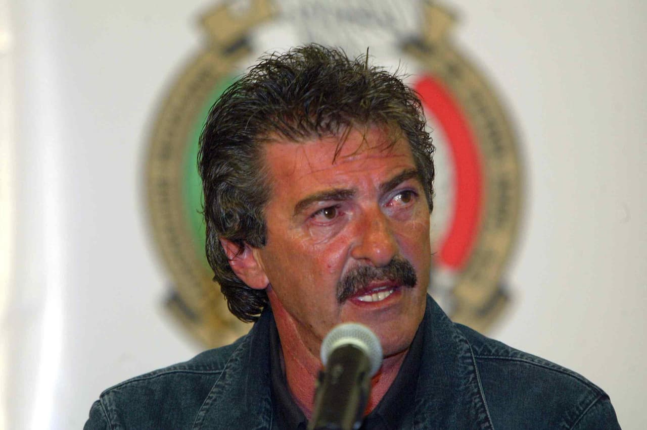 - El estratega también se destaca por haber sido un detector de talentos, identificar y catapultar a algunos jóvenes rumbo a la Primera División del futbol mexicano.
<br>- Dos de los casos máas recientes, fueron los debuts de Diego Lainez, Edson Álvarez.