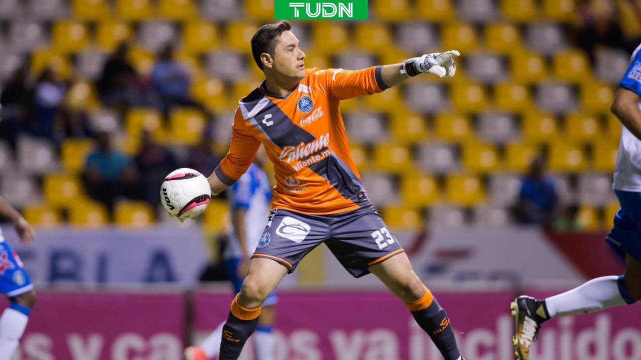 El exportero Moisés Muñoz es hospitalizado de emergencia