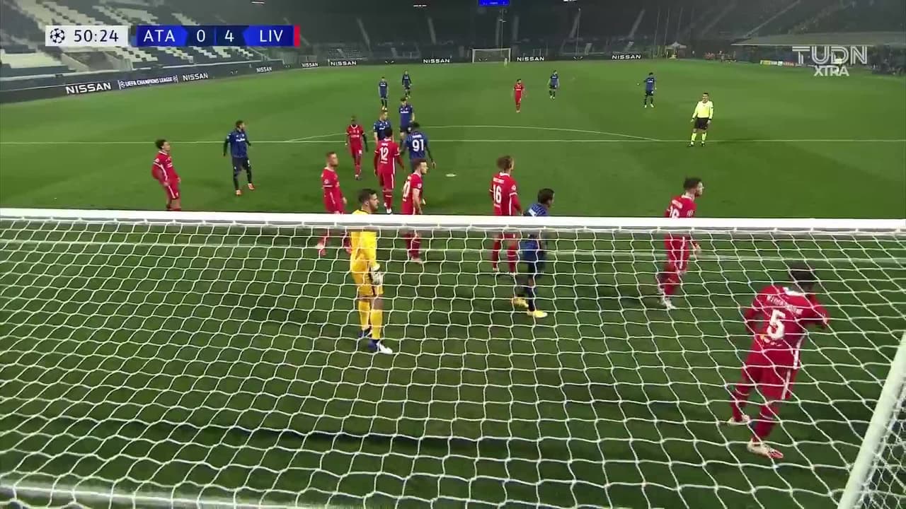 ¡TIRO ATAJADO! disparo por Duván Zapata.