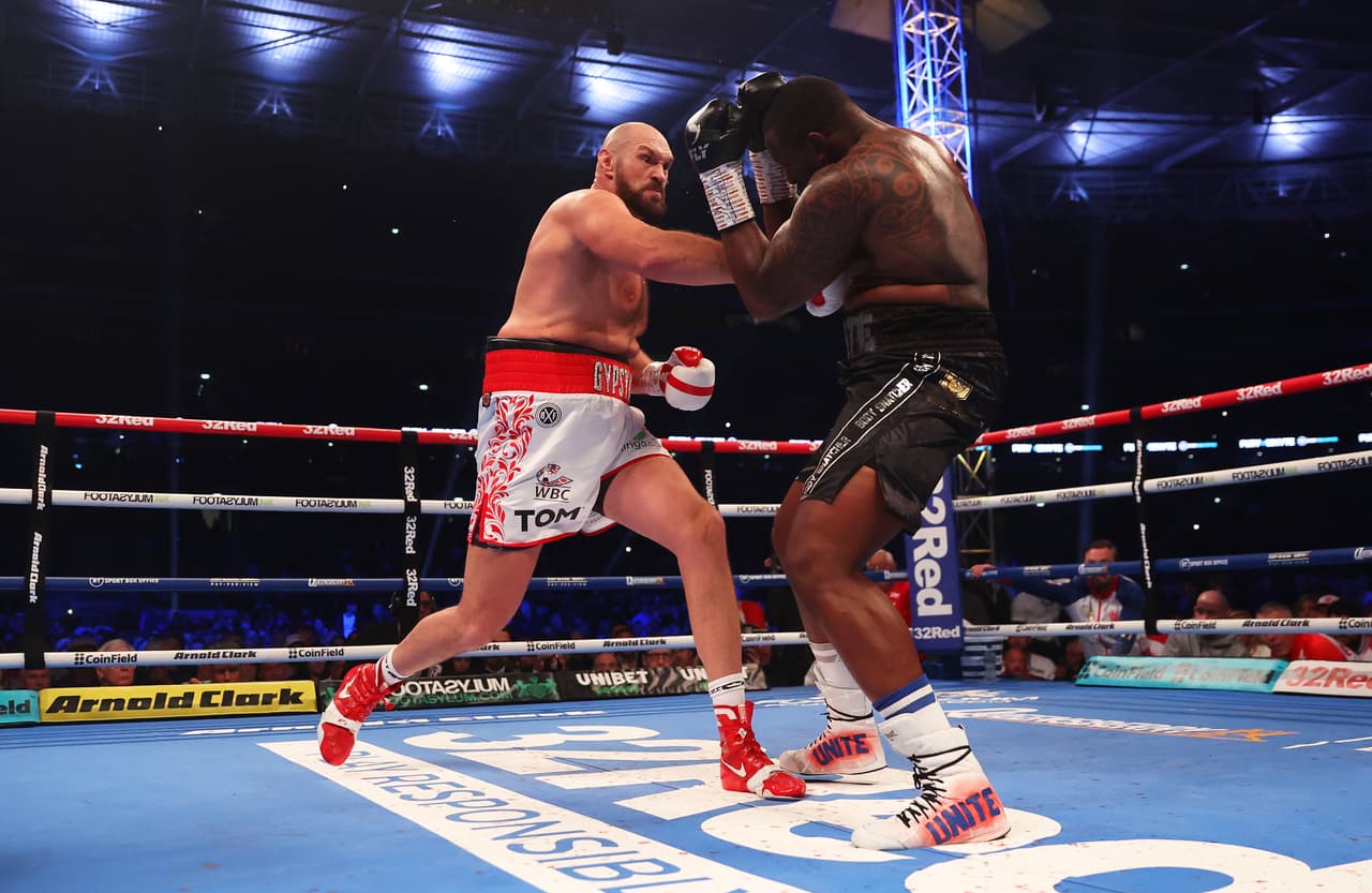 Tyson Fury noqueó de forma increíble a Dillian Whyte ante más de 94 mil fans en el Estadio de Wembley para retirarse invicto y dejar un legado inigualable en la división reina del boxeo.