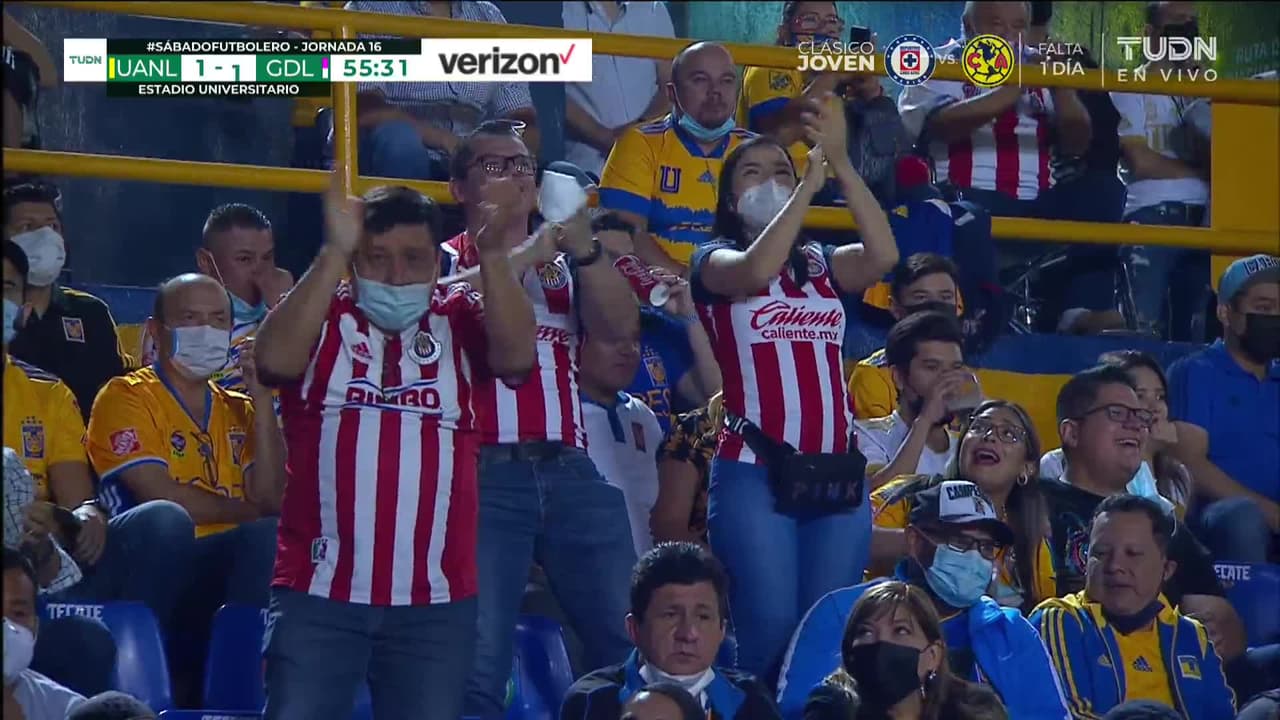 ¡GOL!  anota para Guadalajara. Jesús Molina