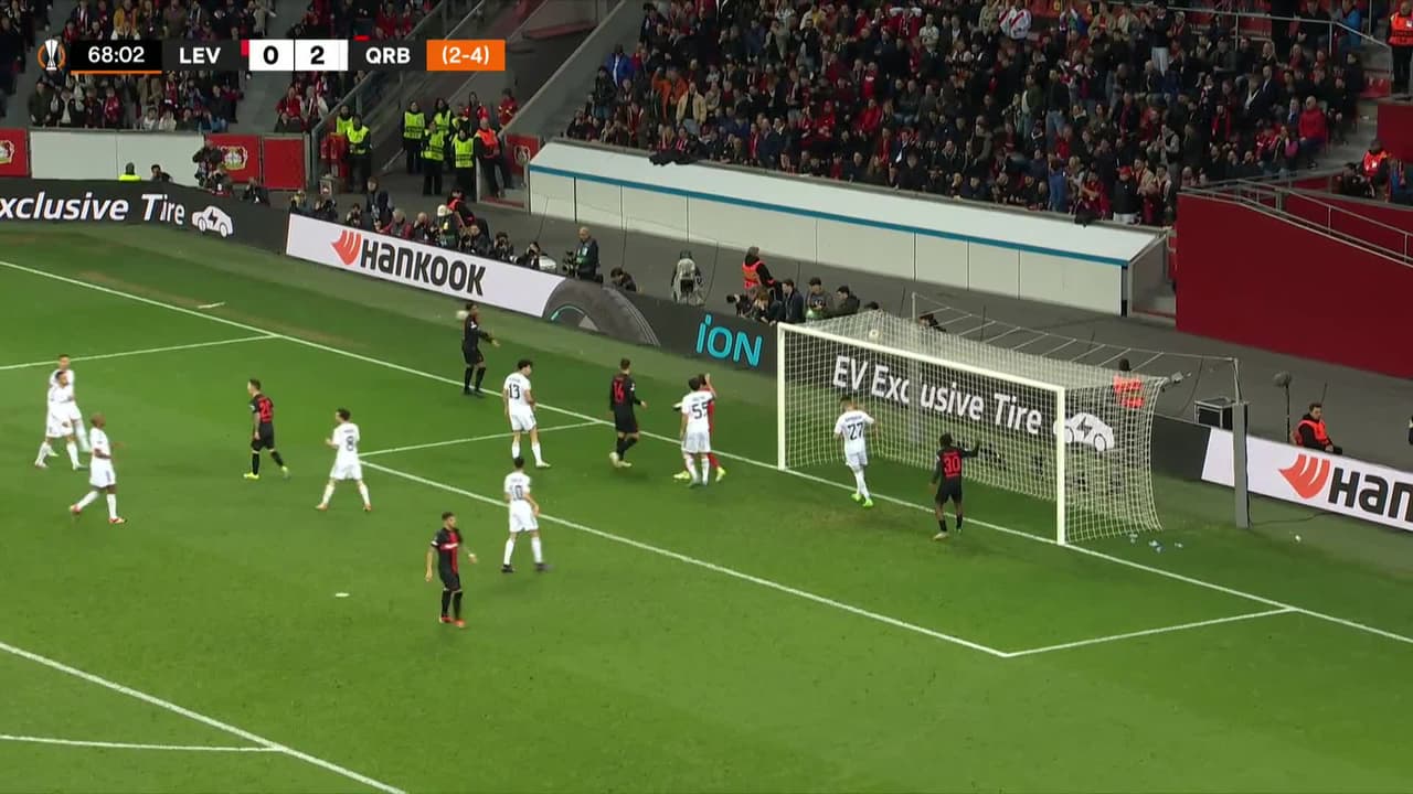 ¡TIRO ATAJADO! disparo por Amine Adli.