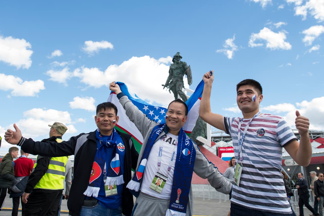 También hubo aficionados asiáticos que apoyaban a Rusia...