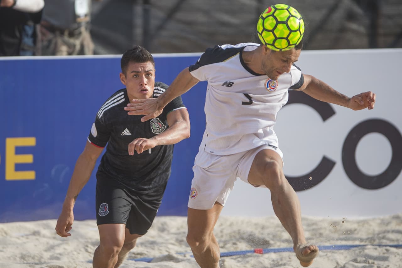Estas son las mejores imágenes de la victoria de México por 8-5 sobre Costa Rica en el juego del Premundial de playa que se lleva a cabo en Puerto Vallarta, Jalisco, y que otorga dos cupos para la Copa Mundial en Paraguay 2019.