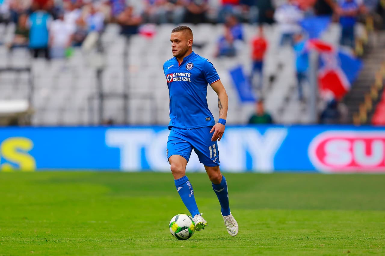 MEXICO CITY, MEXICO - MAY 04: Jonathan Rodriguez of Cruz Azul drives the ball during the 17th round match between Cruz Azul and Morelia as part of the Torneo Clausura 2019 Liga MX at Azteca Stadium on May 4, 2019 in Mexico City, Mexico. (Photo by Mauricio Salas/Jam Media/Getty Images)
