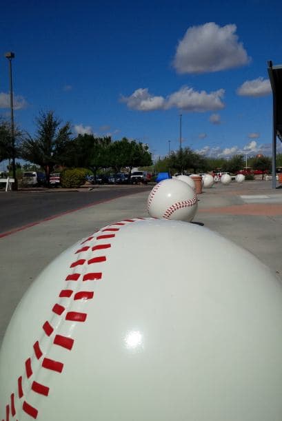 "Detrás" de los entrenamientos de primavera de la MLB, los atléticos jugadores de las grandes ligas muestran todo su talento... y mucho más que eso. Aparte de ejercitarse y compartir con sus seguidores, los beisbolistas lucieron sus atributos de espalda especialmente para las fans.