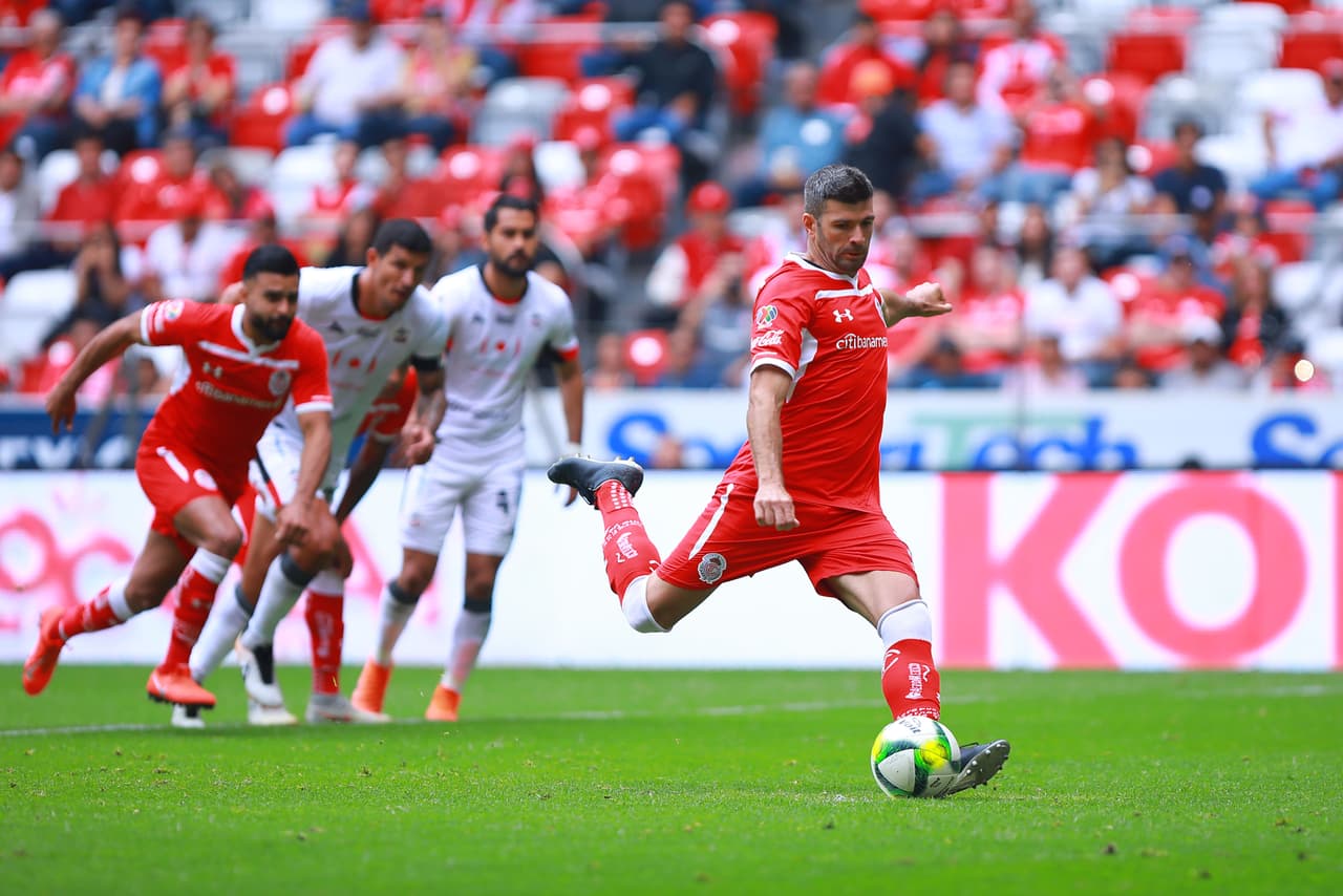 El argentino Emmanuel Gigliotti marcó de penalti a los 59 minutos el 3-0 ante un equipo de Lobos ya desgastado y fastidiado.