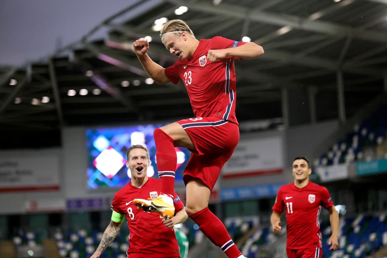 Erling Braut Haaland brilla frente a Irlanda del Norte y Noruega consigue una goleada de 5-1 a favor, para consguir los primeros puntos en su grupo.