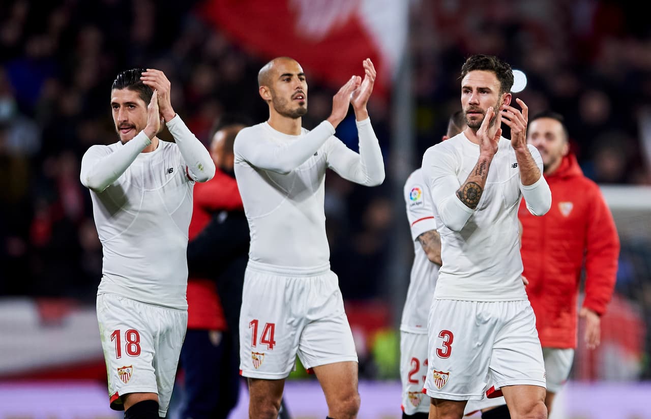 El defensa mexicano espera que su equipo pueda dar pelear contra Manchester United en los octavos de final, mientras él se concentra en La Liga.