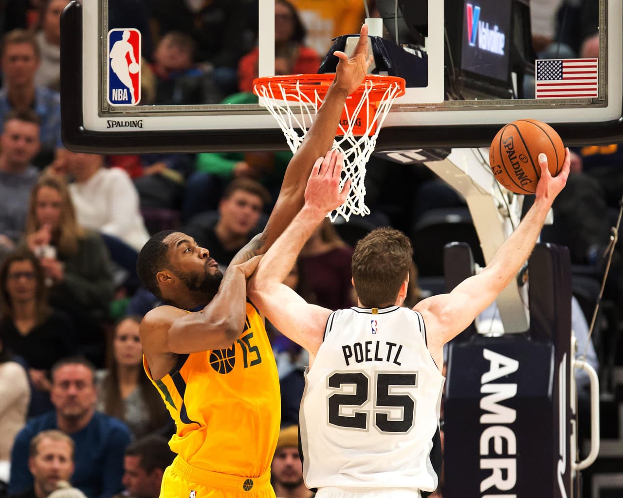 Una jornada compacta, pero no por ello menos interesante, es la que arrojó la NBA para el 4 de diciembre de 2018 con cinco atractivos juegos. En minutos estarás al día con la NBA.