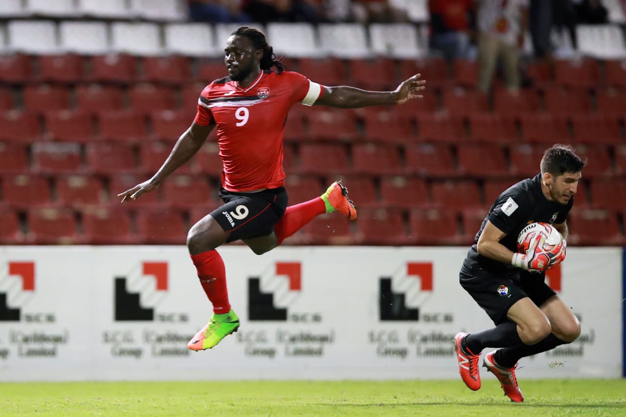 Trinidad y Tobago fue dominador en la primera parte contra un Panamá que aguantó la embestida.