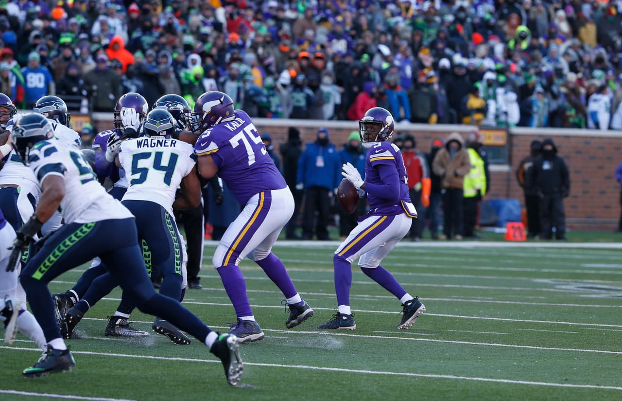 Los Vikings pisaron el acelerador y Bridgewater llevó a Minnesota a zona de gol de campo.