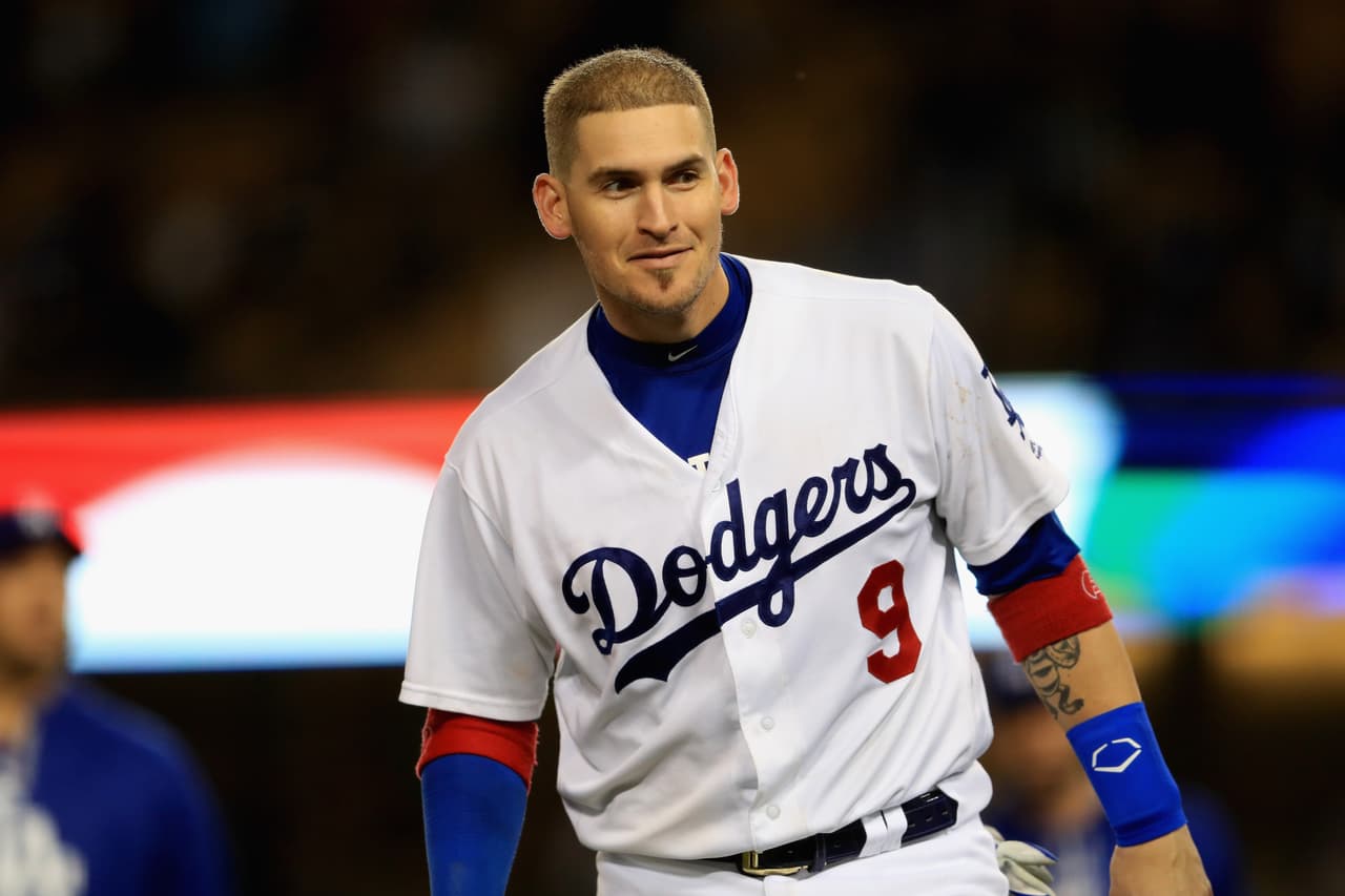 Yasmani Grandal - Cuba: Con 22 cuadrangulares en la temporada regular, Grandal se consolidó como uno de los receptores más productivos a la ofensiva.