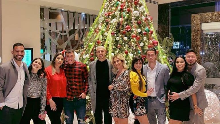 Los jugadores del Cruz Azul festejan la Navidad reunidos.