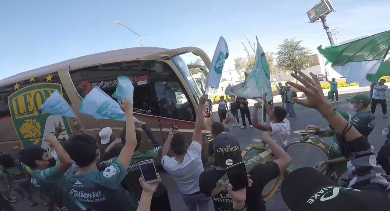 Fans despiden al León previo a viaje a Guadalajara para la final