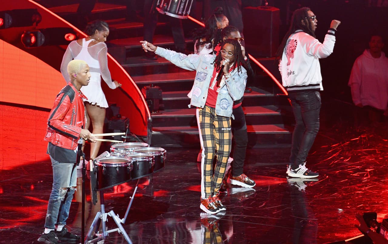 Pharrell Williams estuvo en medio del espectáculo musical del All Star Game de NBA en 2018.