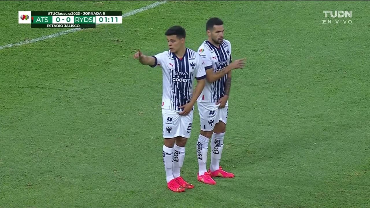 ¡TIRO ATAJADO! disparo por Brian Lozano.