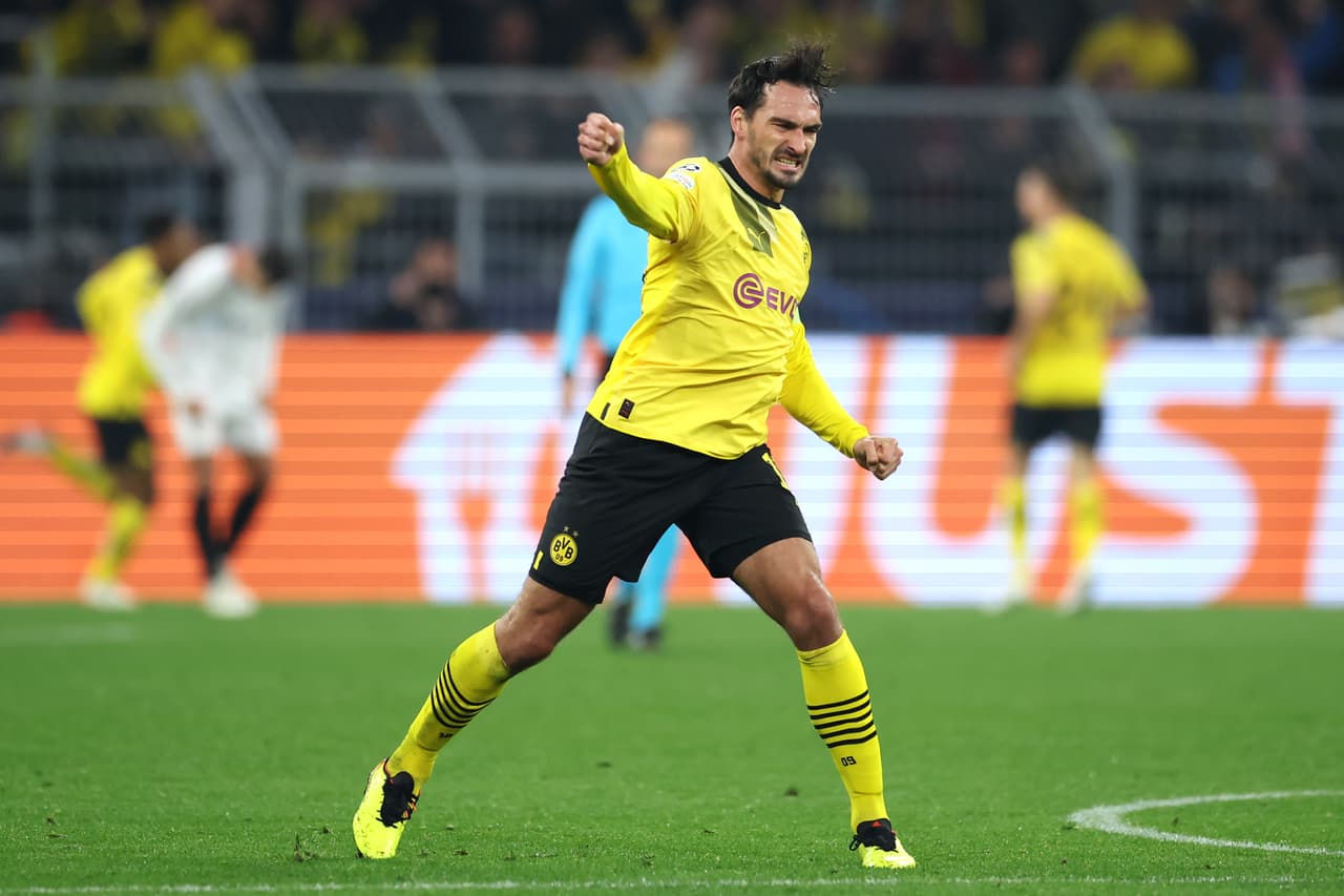 En la Champions League, Chelsea venció 0-2 al Milan, mientras que el Borussia Dortmund le empató 1-1 al Sevilla.