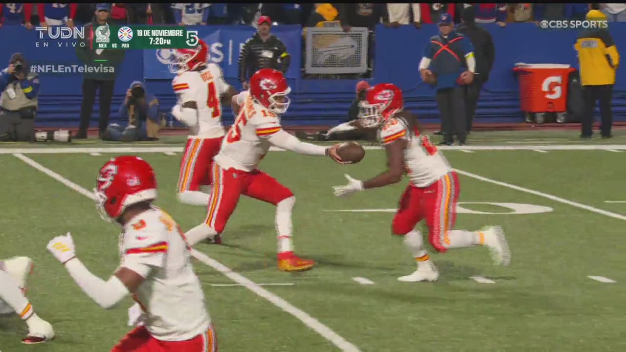 ¡Kansas City tiene vida! Kareem Hunt se mete a las diagonales