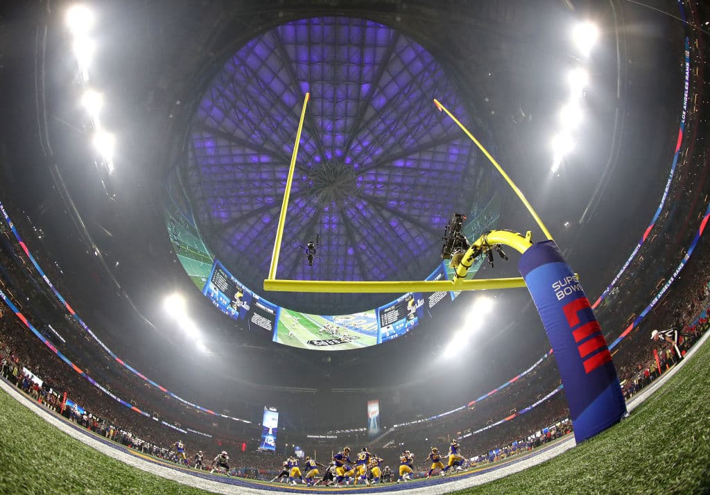 Al término del tercer cuarto el marcador era 3-3, con algo de imaginación una pizarra más ad hoc al béisbol.