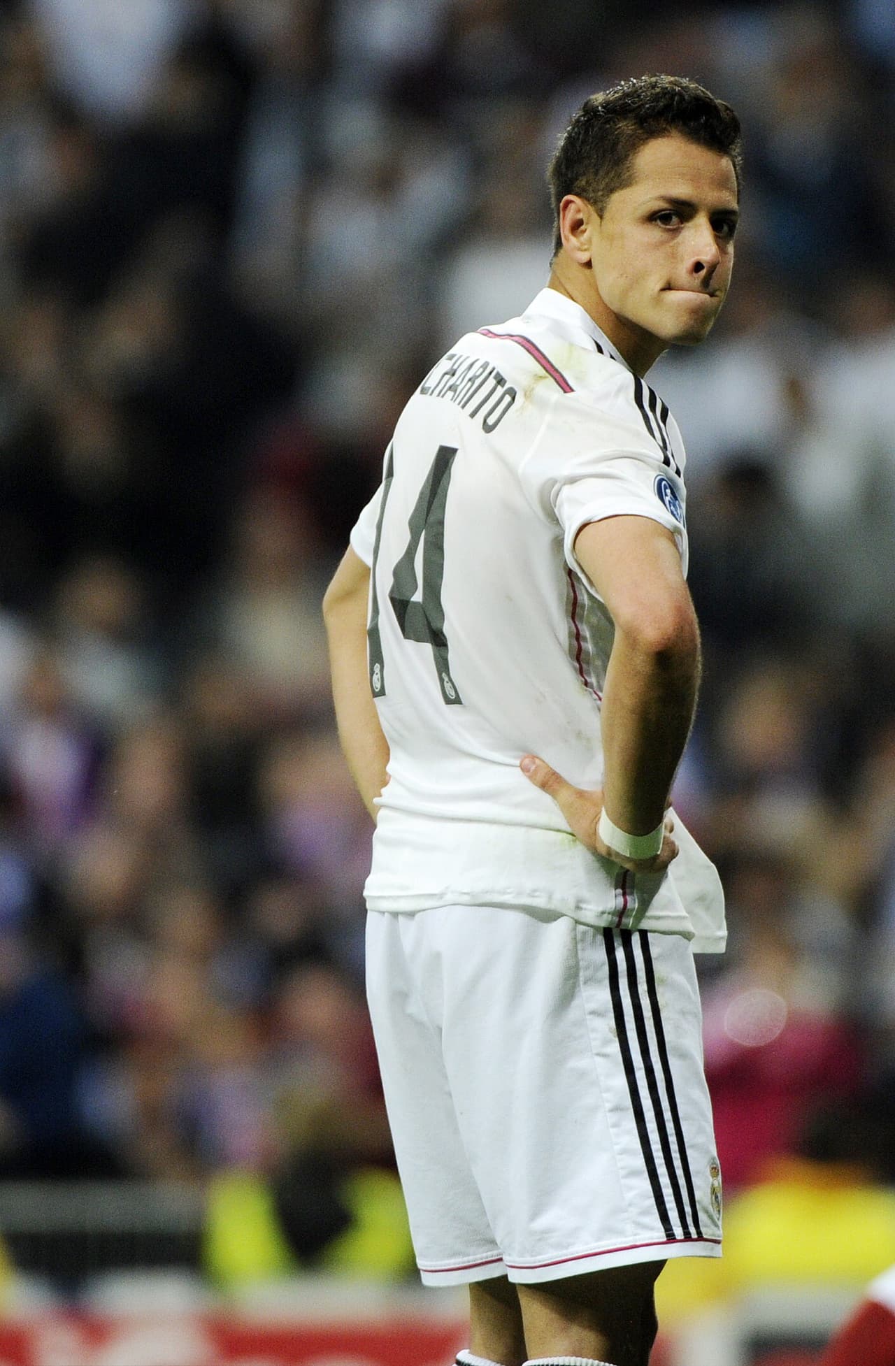 Cierre de registros en Europa, 'enemigo' de Chicharito para definir su futuro