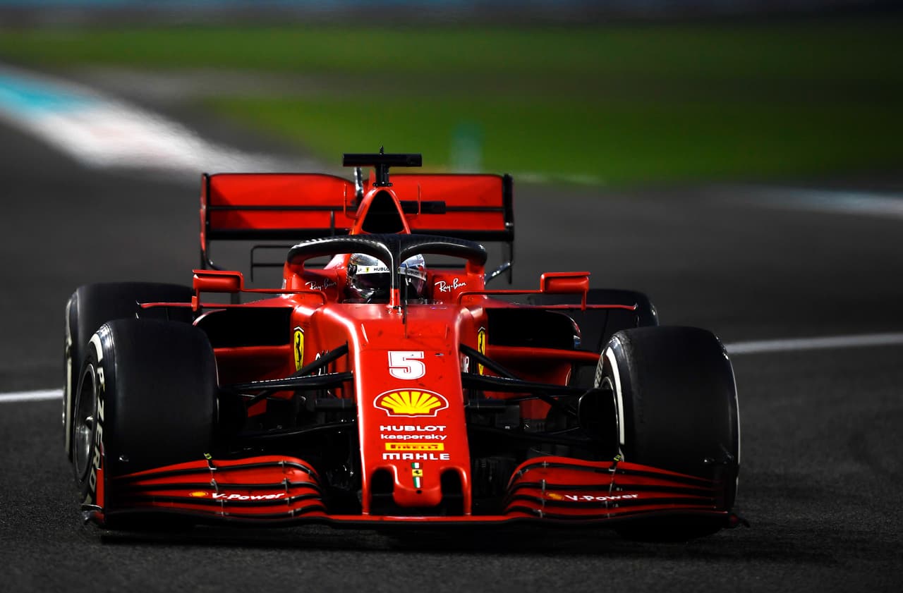 Max Verstappen se lleva el Gran Premio de Abu Dhabi, seguido de Valteri Bottas en segundo lugar y el británico Lewis Hamilton se llevó la tercera posición. El mexicano Sergio Pérez abandonó la carrera en la décima vuelta por fallas en el motor. Así cerró la temporada 2020 de la F1.