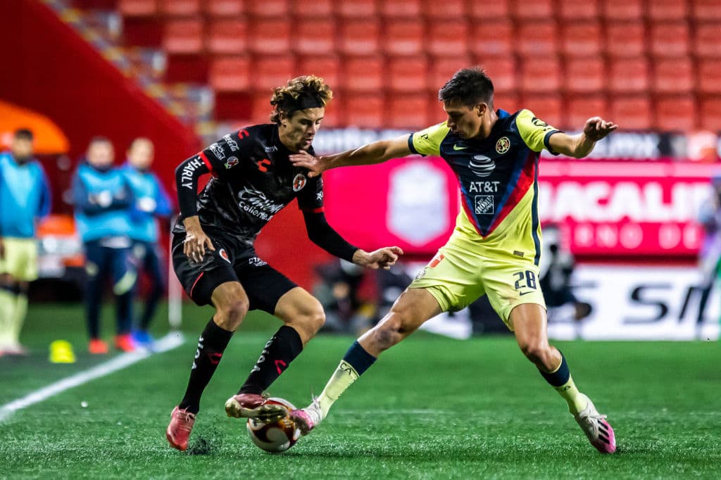 Las Águilas logran vencer 0-2 a Xolos con anotaciones de Pedro Aquino y Henry Martin. América ha conseguido ganar en cuatro de sus últimos cinco partidos. Tras perder el invicto, Xolos acumula tres partidos seguidos sin poder ver la victoria.