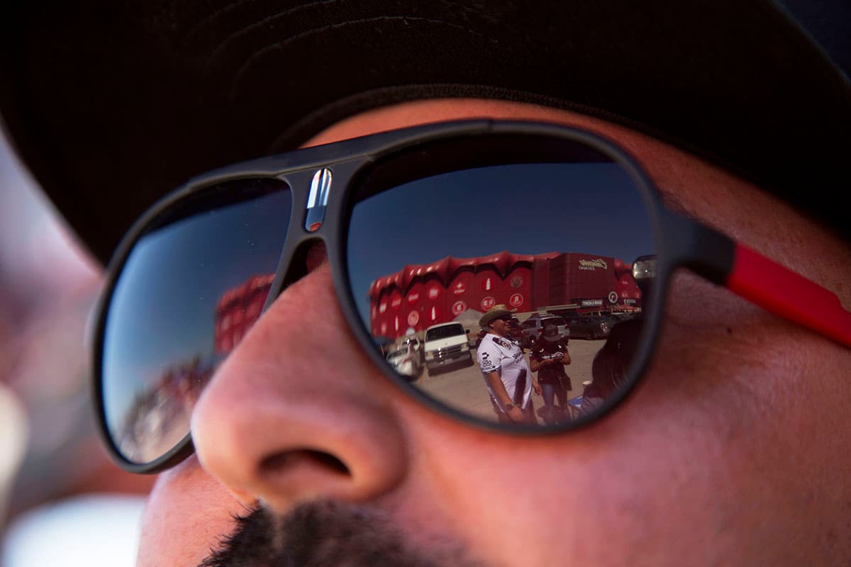 Fanáticos de Xolos de Tijuana en las afueras del Estadio Caliente, previo al juego contra León por la jornada 3 del Apertura 2018.