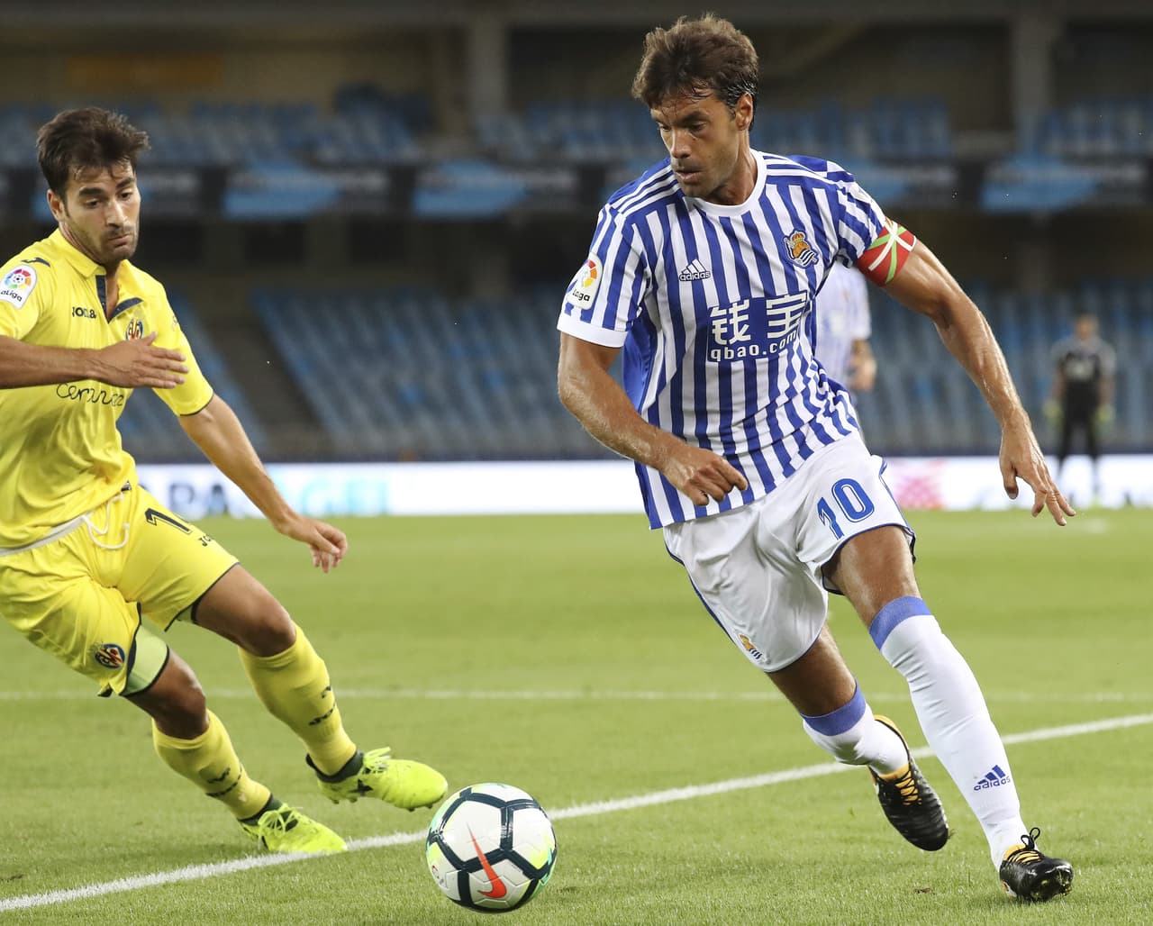 Xabi Prieto, el capitán del club de San Sebastián, ya comenzaba a demostrar lo que tenia por dar en esta jornada.