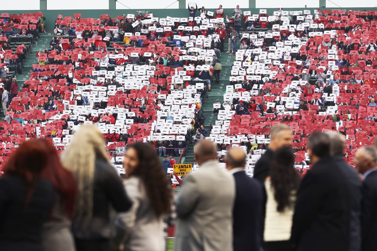 Asimismo se anunció que los Red Sox retirarán el número 34 para colgarlo en la fachada del Fenway Park.