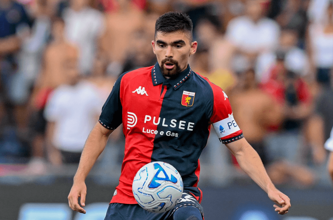 Genoa y Johan Vásquez sufren goleada frente al Como en la Serie A
