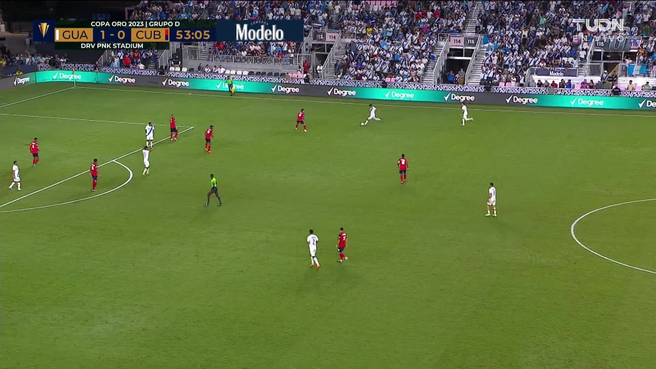 ¡TIRO ATAJADO! disparo por Nathaniel Mendez-Laing.