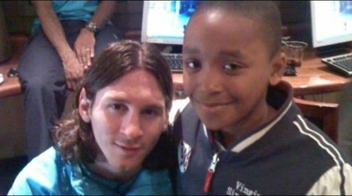 El goleador del PSV, Steven Bergwijn idolatraba a Lionel Messi de pequeño.