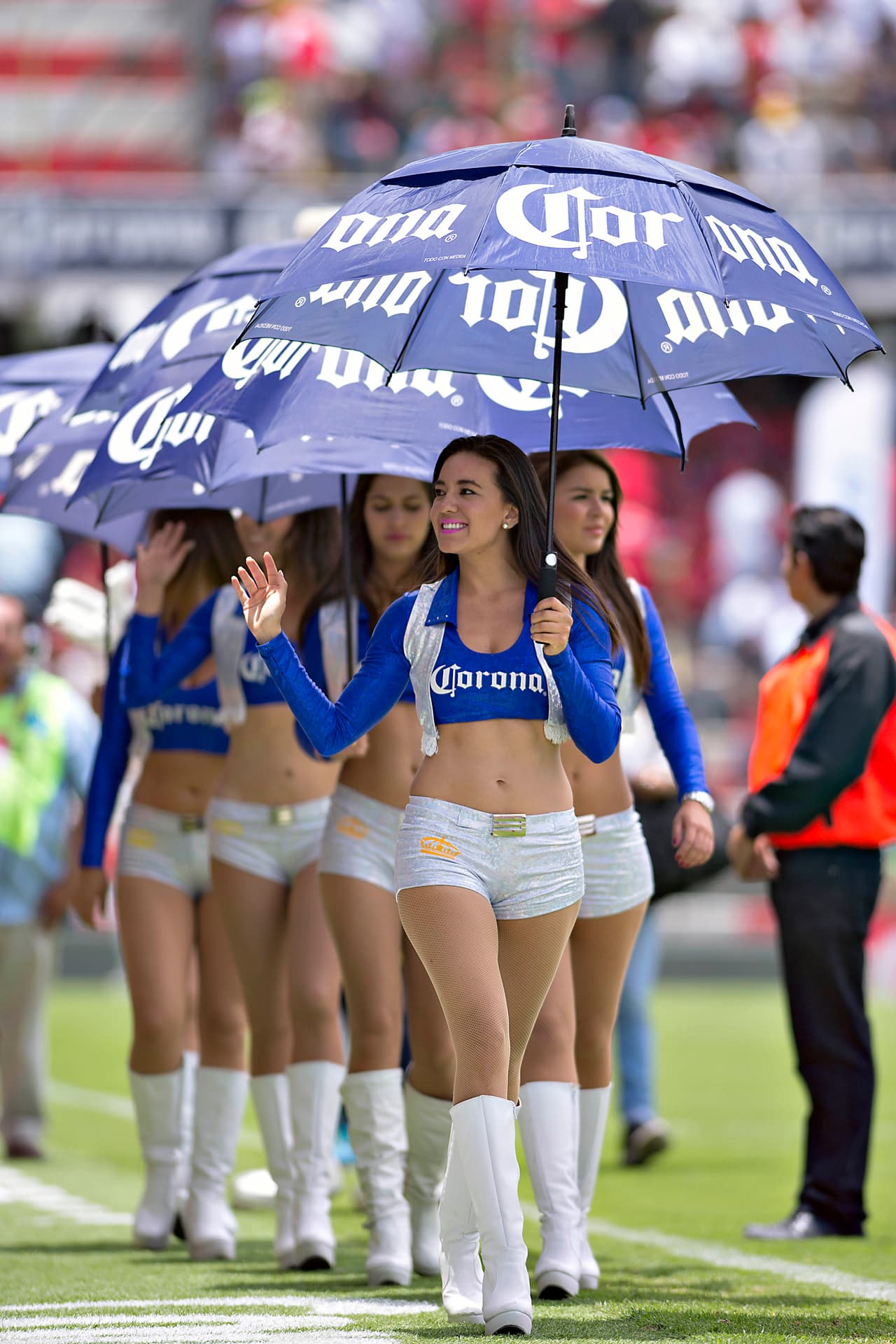 La belleza de las porristas en la fecha 14