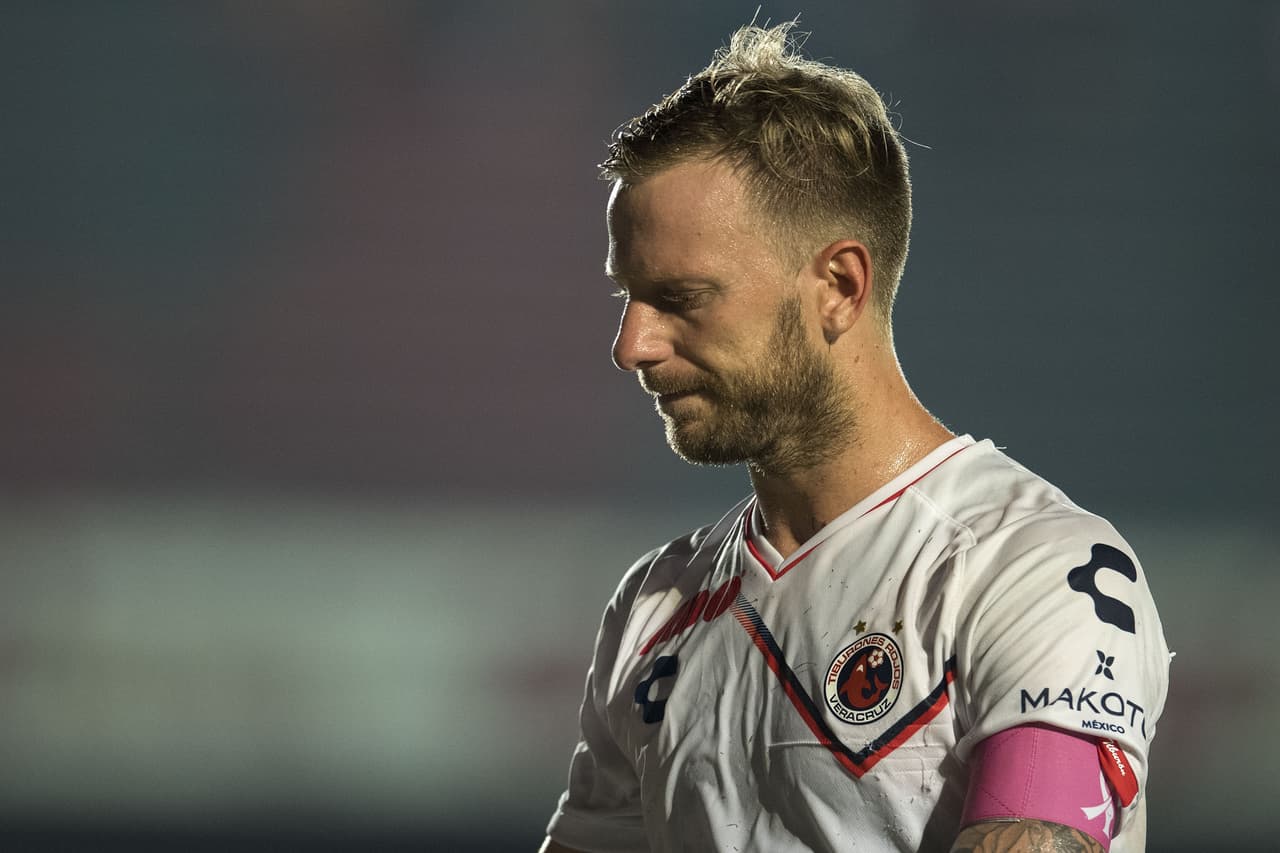 <b>Delantero:</b> Cristian Menendez (Veracruz, 12)