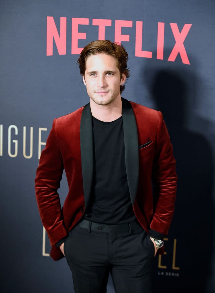 ‘El Sol’ es productor de su serie biográfica junto con Diego Boneta, quien es protagonista y lo personifica.