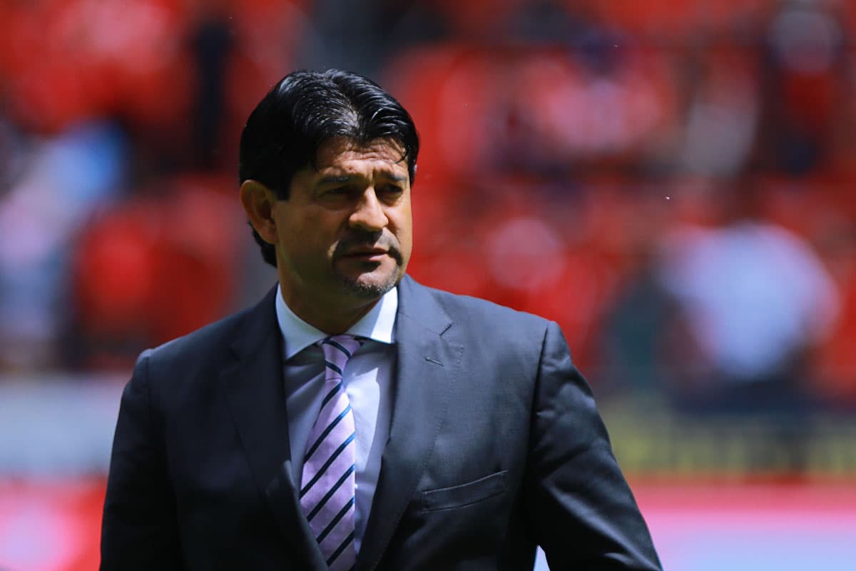 El paraguayo José Saturnino Cardozo regresó a la que fue su casa durante 10 años entre 1995 y 2005, donde fue goleador con el Toluca, ahora como entrenador de Chivas.
