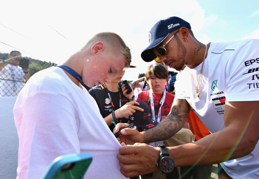 Incluso, Hamilton se ha convertido también en un referente de los fanáticos adolescentes.