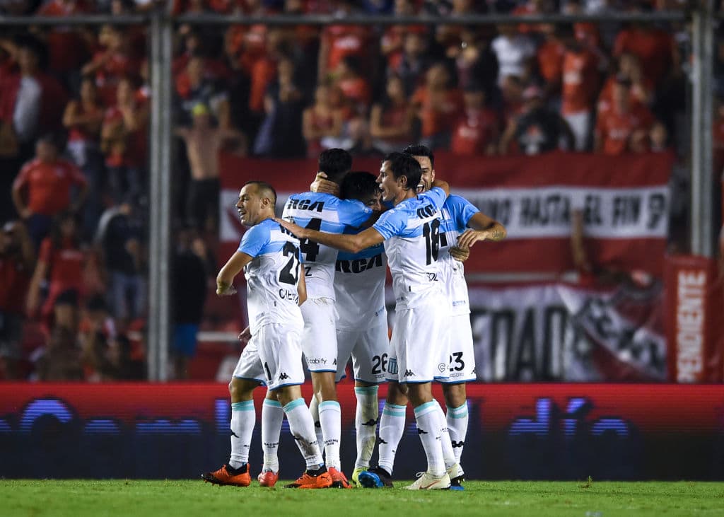 Faltando cuatro minutos para el final, el chileno mandó el balón al fondo de la red a pase de Darío Cvitanich, otro viejo conocido del futbol mexicano.